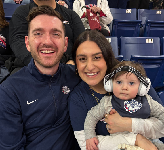 fotos individuales de dos mujeres profesionales